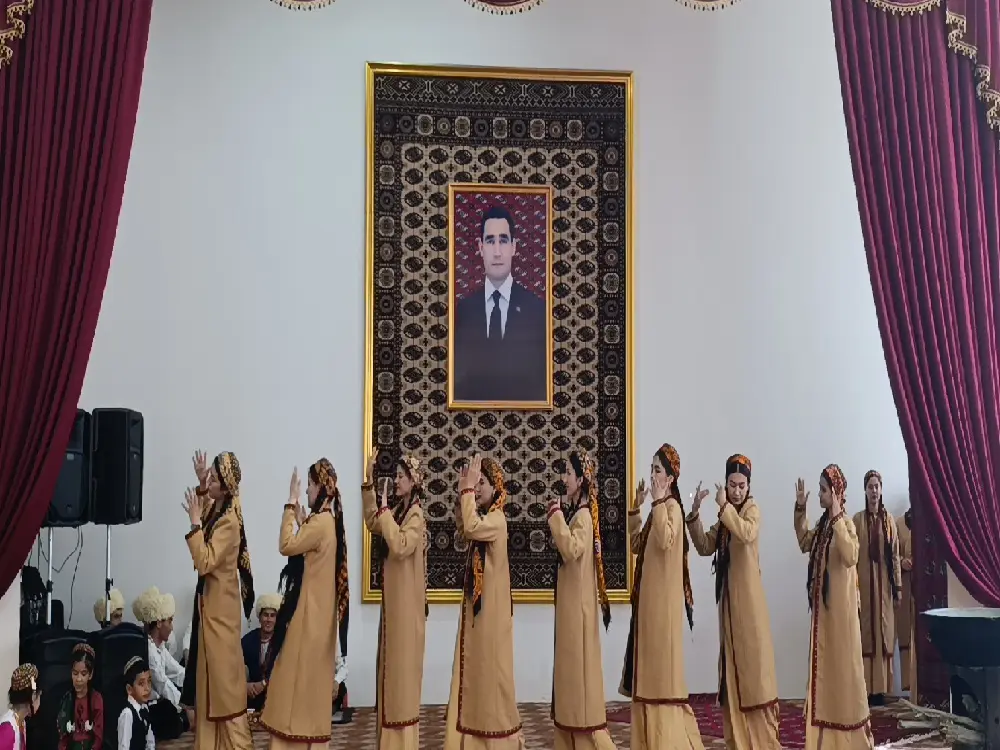 Nowruz geldi ilime