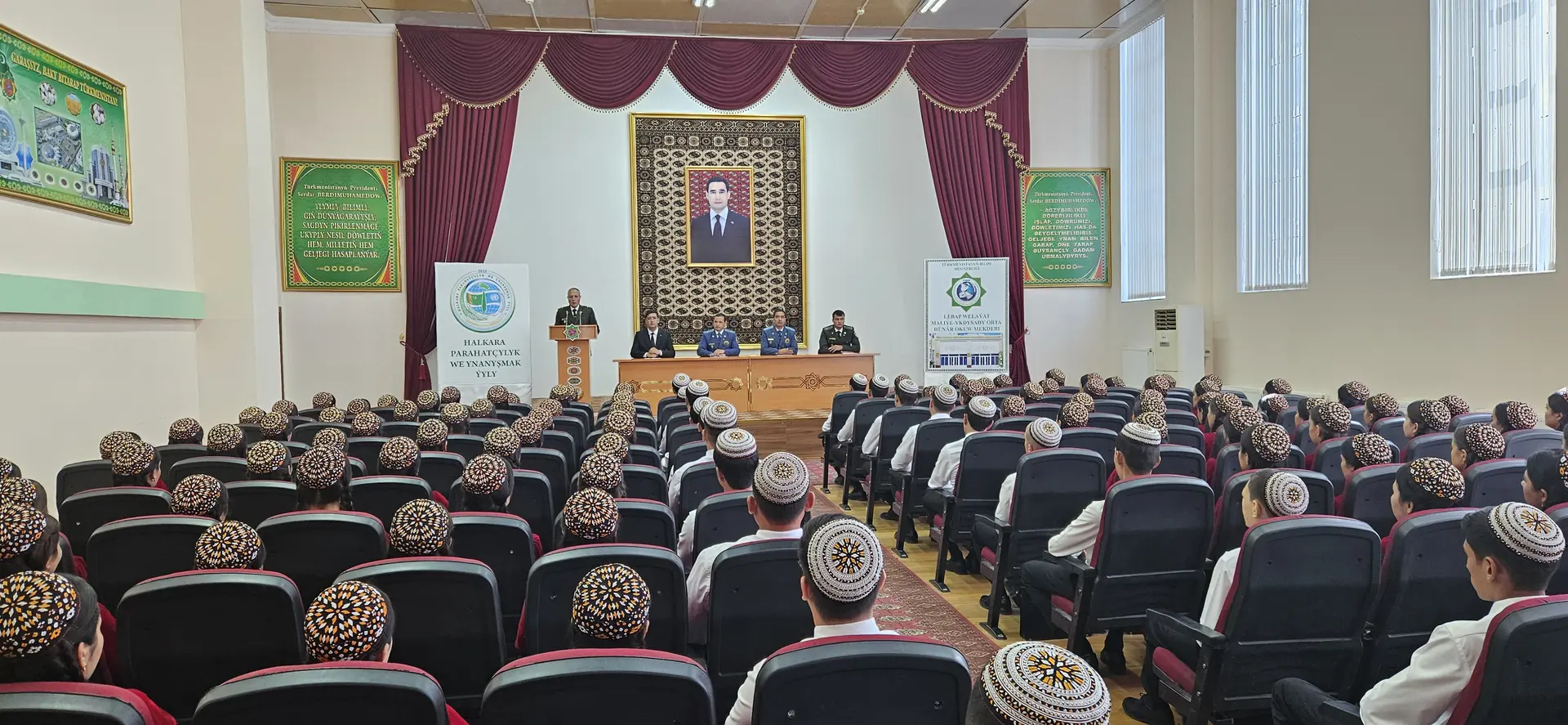 Köçe ýol hereketi ömrümiziň rahatlygy