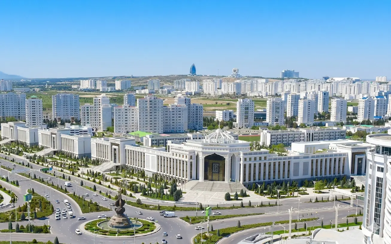 Ak mermerli ylhamyň mekany: Aşgabat şäheriniň güni gutly bolsun!